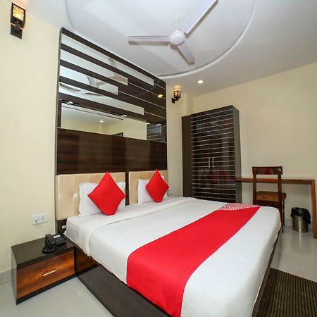 Oyo 7367 Hotel Dessert Palm Gwalior Bagian luar foto